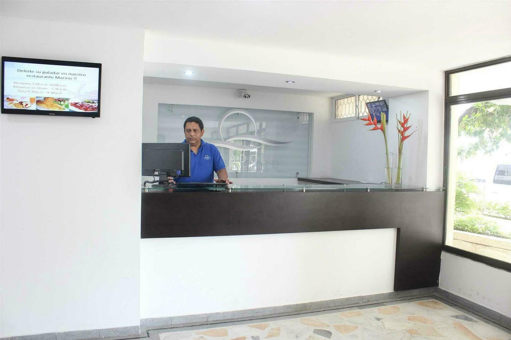Hotel Valladolid Санта-Марта Екстер'єр фото
